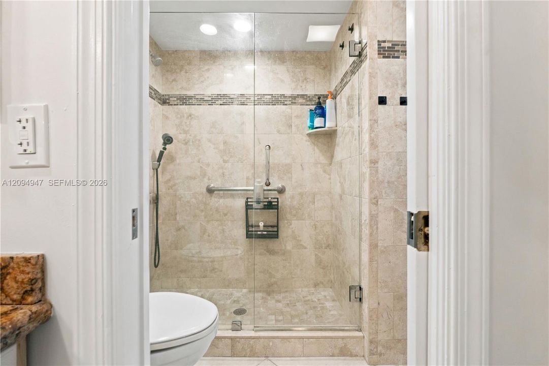 For Sale: $345,000 (3 beds, 2 baths, 1711 Square Feet)