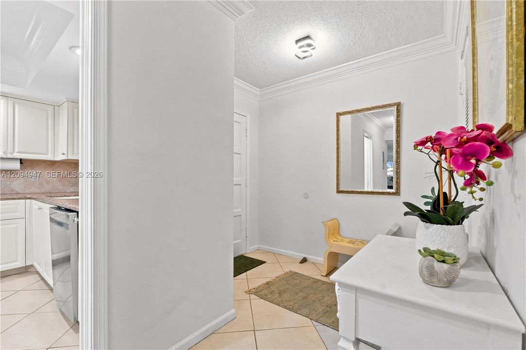 For Sale: $345,000 (3 beds, 2 baths, 1711 Square Feet)