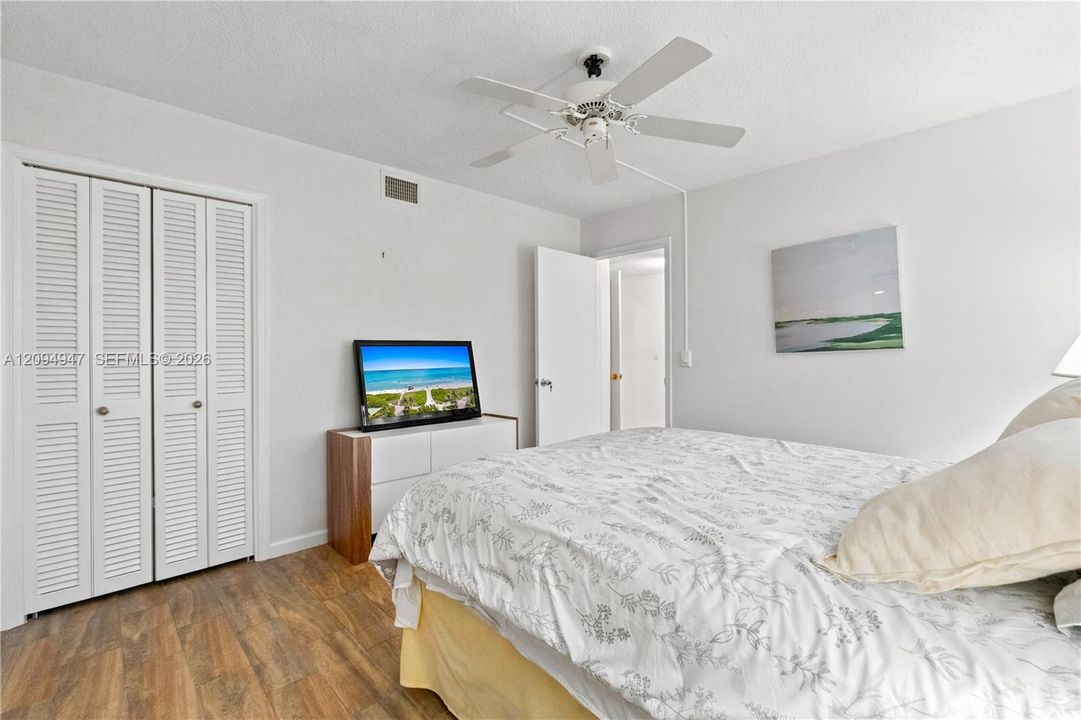 For Sale: $345,000 (3 beds, 2 baths, 1711 Square Feet)