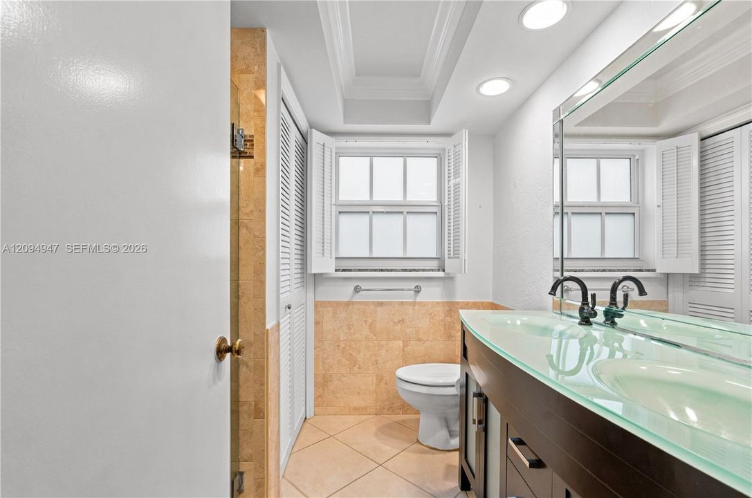 For Sale: $345,000 (3 beds, 2 baths, 1711 Square Feet)