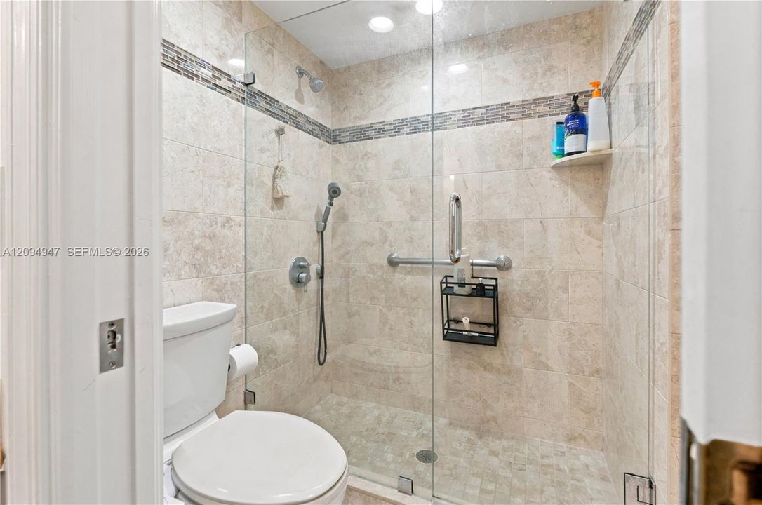 For Sale: $345,000 (3 beds, 2 baths, 1711 Square Feet)