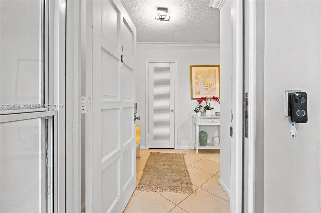 For Sale: $345,000 (3 beds, 2 baths, 1711 Square Feet)