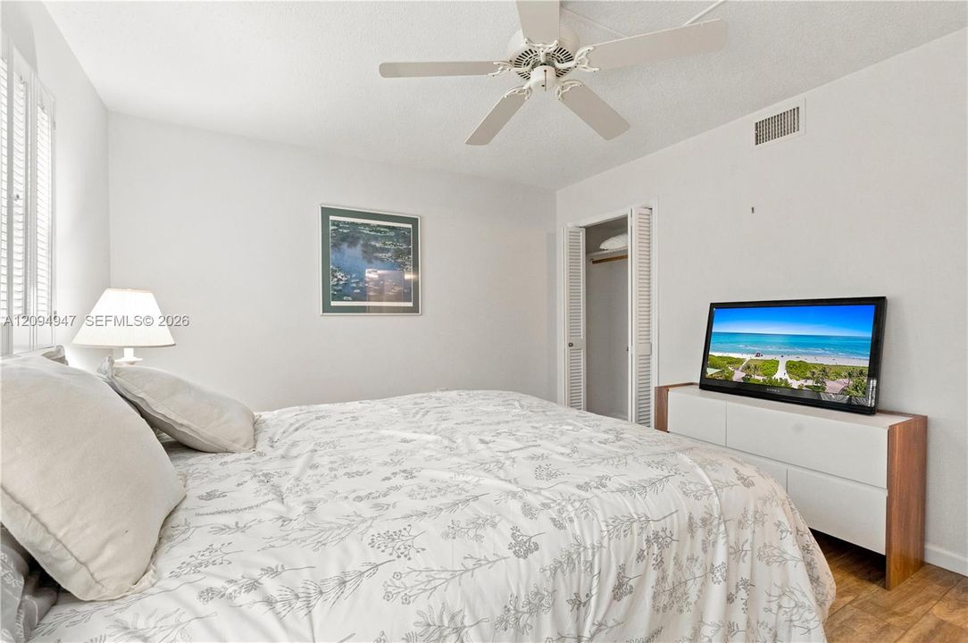 For Sale: $345,000 (3 beds, 2 baths, 1711 Square Feet)