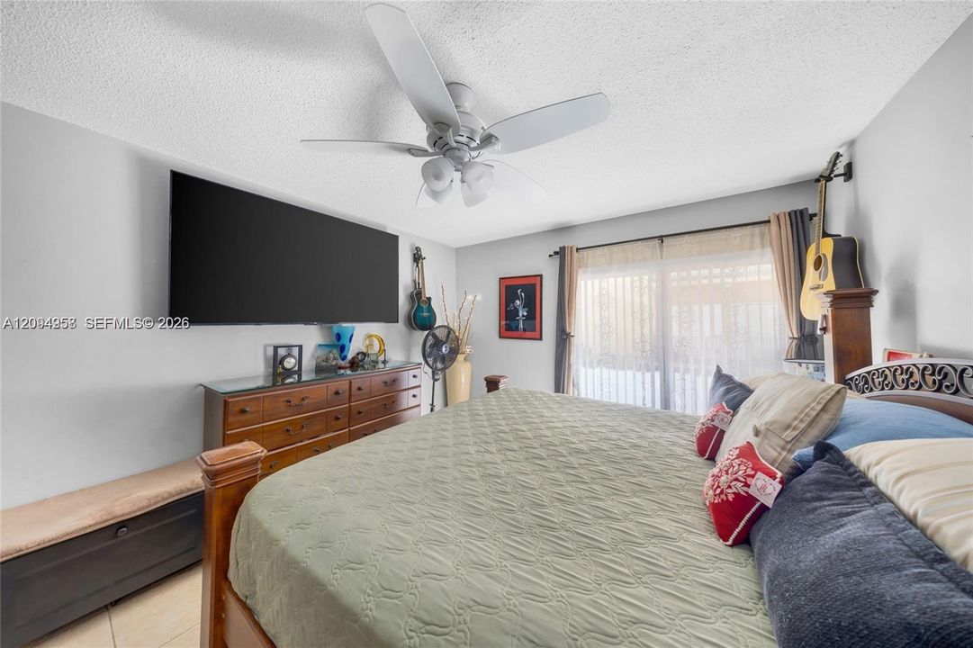 В аренду: $2,400 (2 спален, 2 ванн, 1080 Квадратных фут)