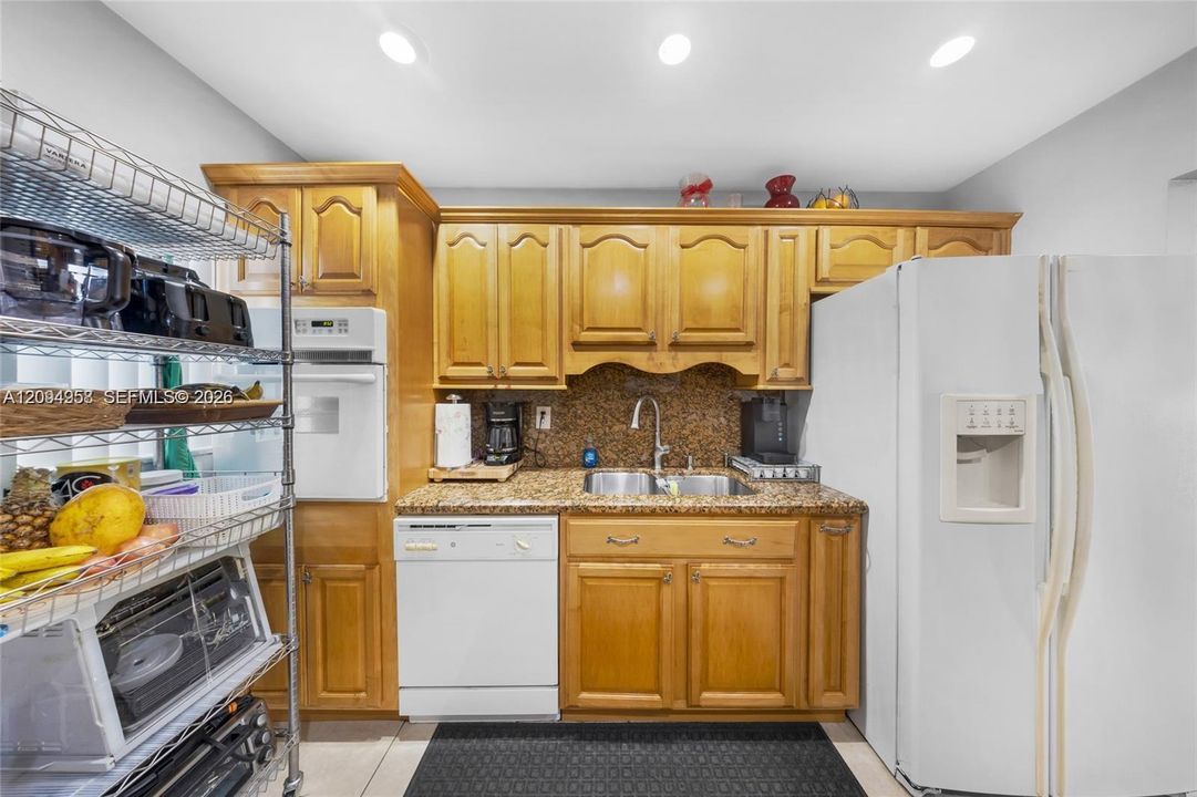 В аренду: $2,400 (2 спален, 2 ванн, 1080 Квадратных фут)