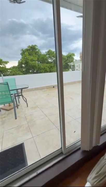 For Rent: $3,500 (2 beds, 2 baths, 1080 Square Feet)