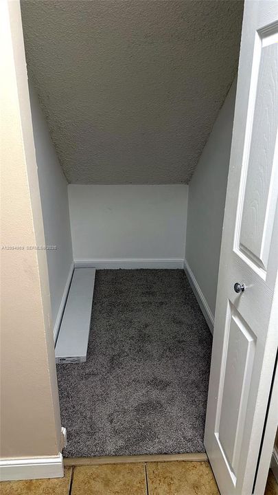 For Rent: $2,000 (2 beds, 2 baths, 984 Square Feet)