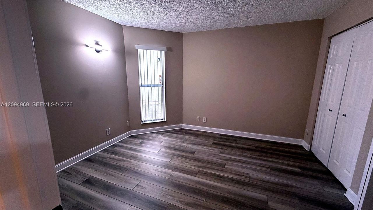 For Rent: $2,000 (2 beds, 2 baths, 984 Square Feet)