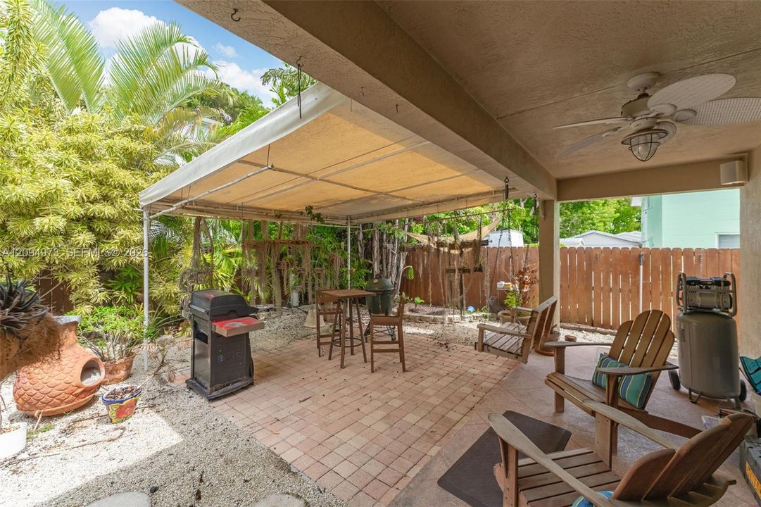 For Sale: $769,000 (3 beds, 2 baths, 1288 Square Feet)