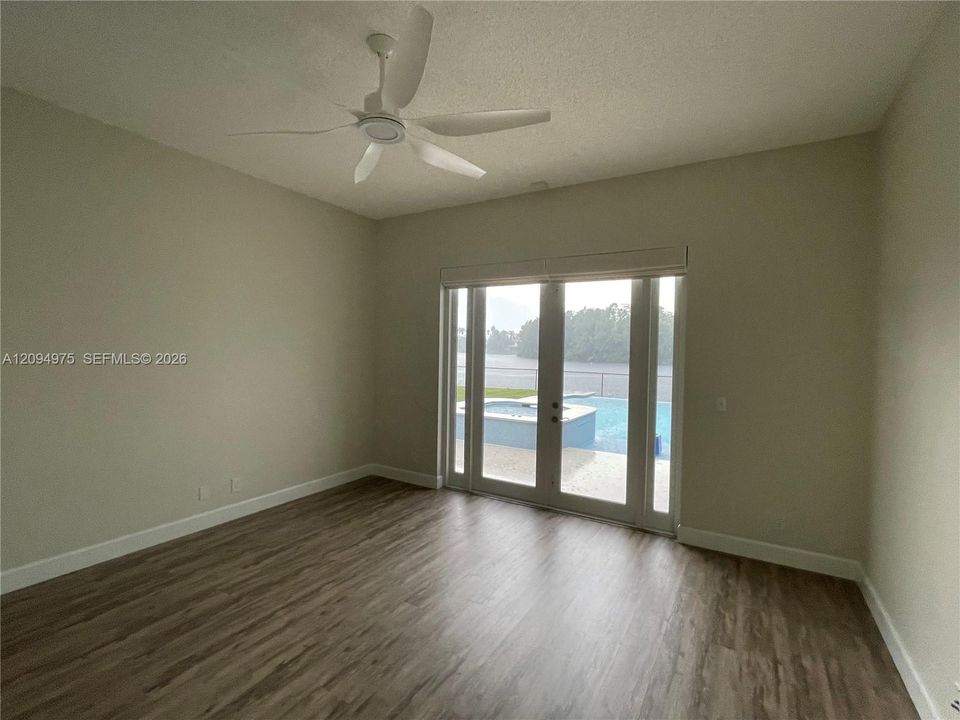 For Sale: $799,000 (4 beds, 2 baths, 2405 Square Feet)