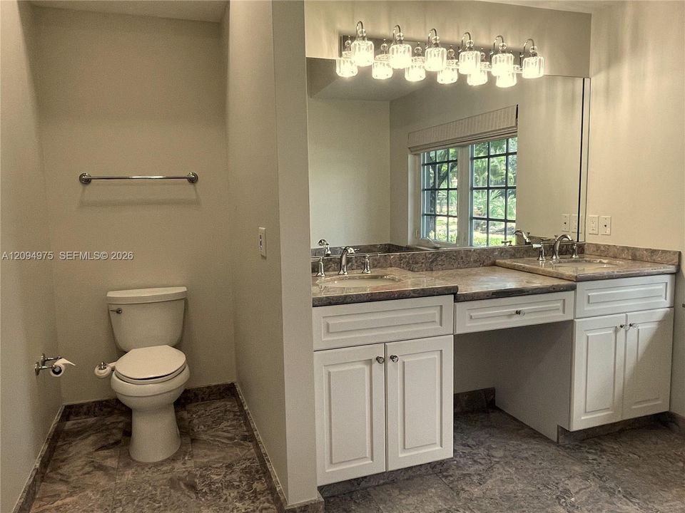 For Sale: $799,000 (4 beds, 2 baths, 2405 Square Feet)