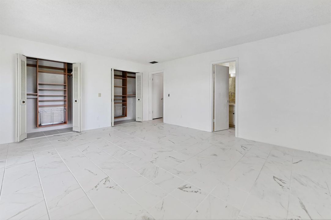 13 Bedroom 02