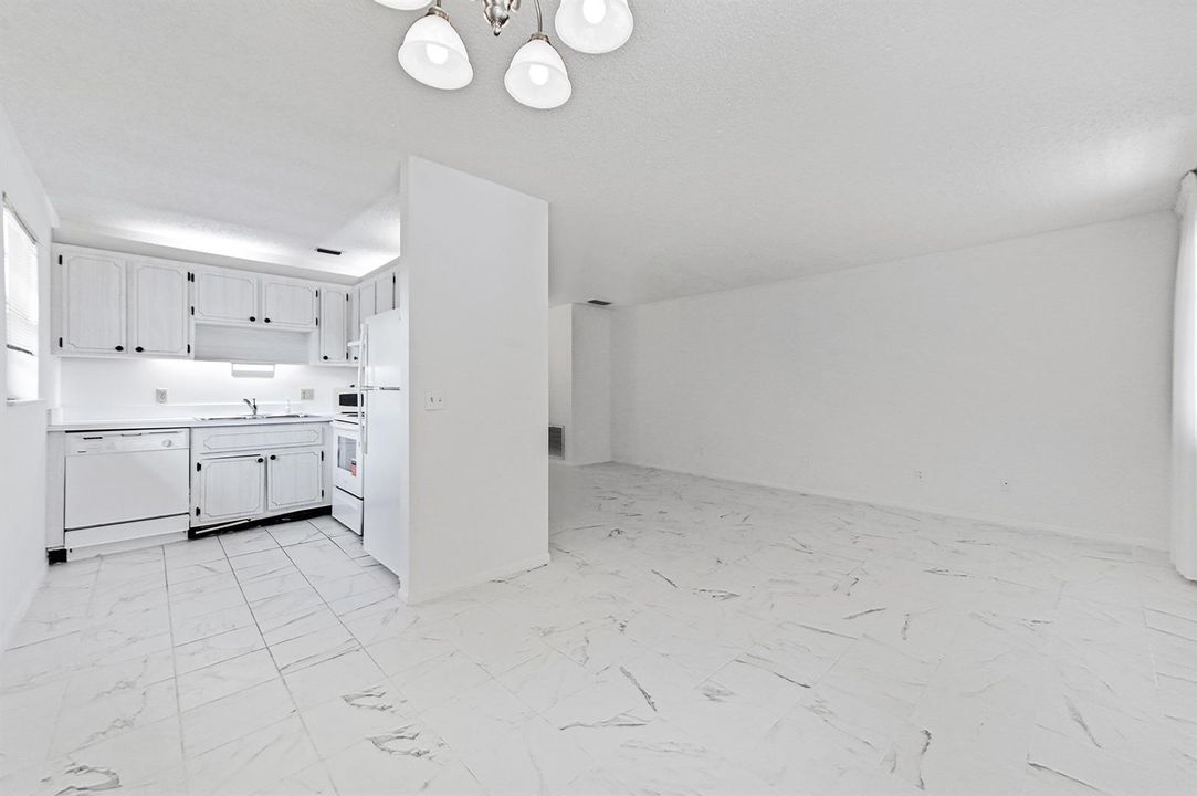 09 Kitchen 01
