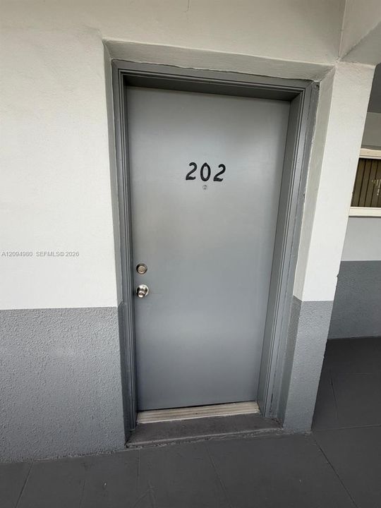 На продажу: $250,000 (2 спален, 1 ванн, 775 Квадратных фут)