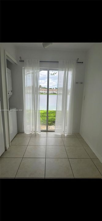 For Rent: $1,800 (2 beds, 2 baths, 822 Square Feet)