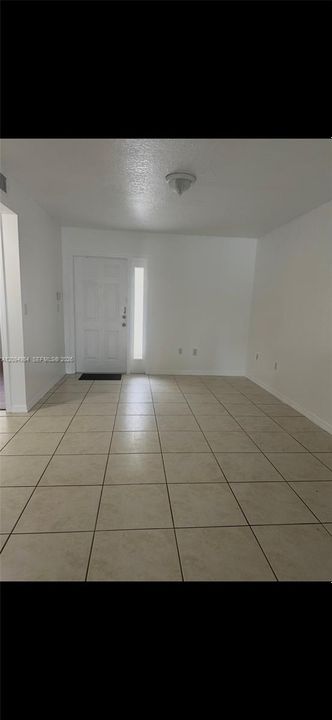 For Rent: $1,800 (2 beds, 2 baths, 822 Square Feet)
