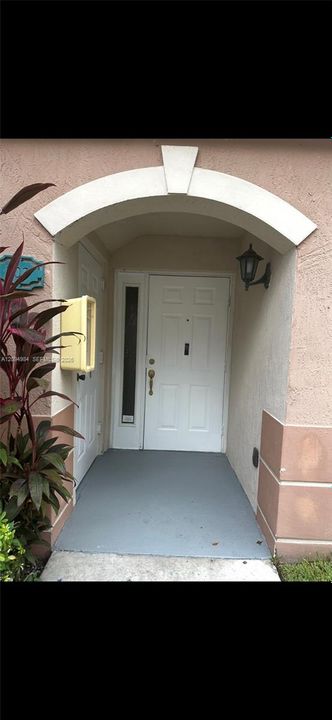 For Rent: $1,800 (2 beds, 2 baths, 822 Square Feet)