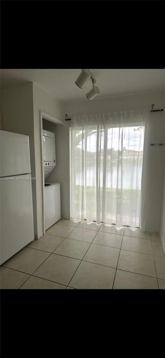 For Rent: $1,800 (2 beds, 2 baths, 822 Square Feet)