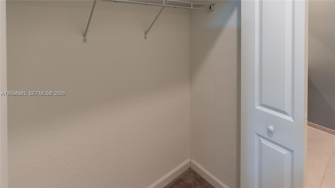 En Renta: $3,000 (4 camas, 2 baños, 1827 Pies cuadrados)