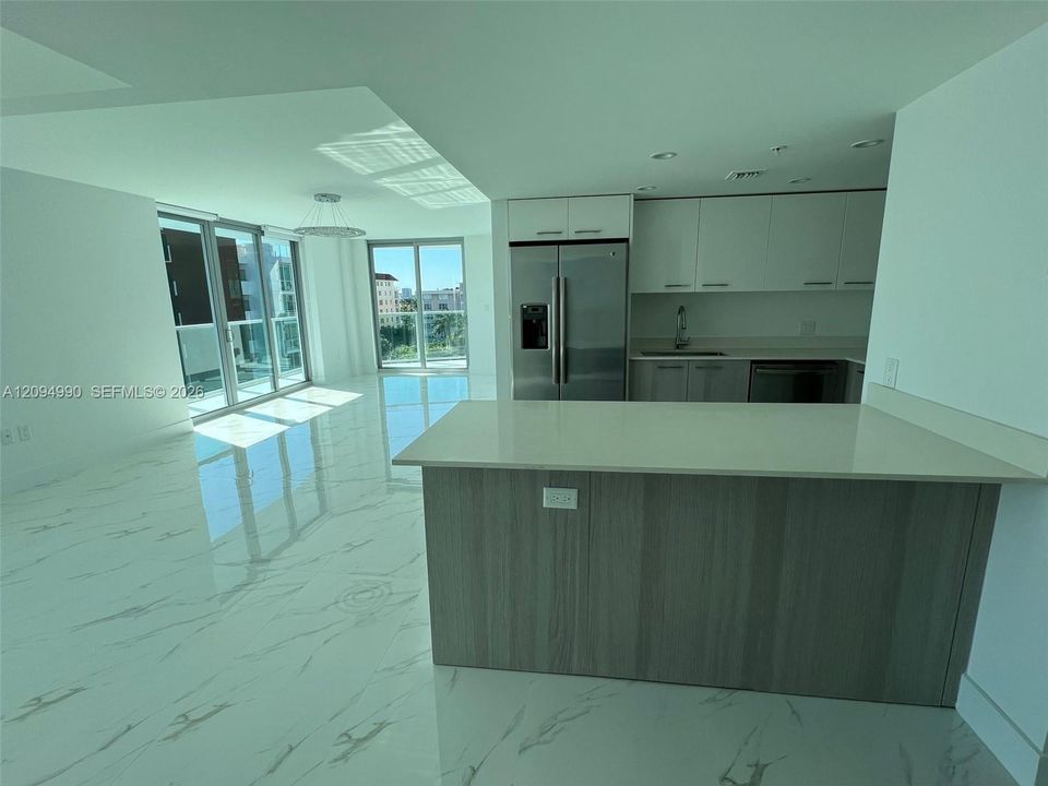 For Rent: $4,200 (1 beds, 2 baths, 1075 Square Feet)