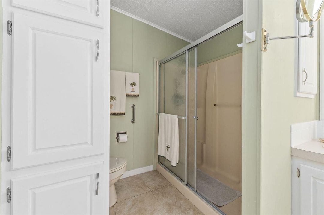MASTER SHOWER
