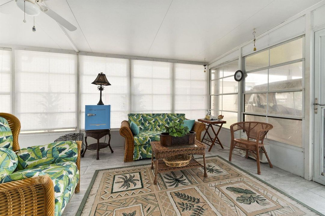 FLORIDA ROOM WITH SIDE ENTRANCE TO HOME