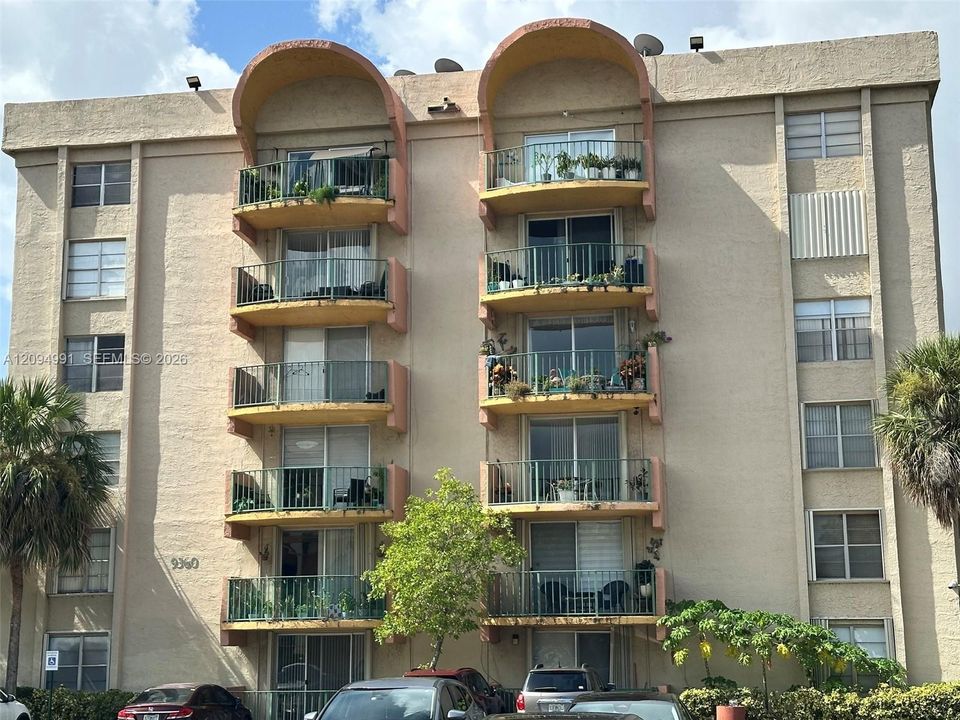 待售: $304,900 (2 贝兹, 2 浴室, 1010 平方英尺)