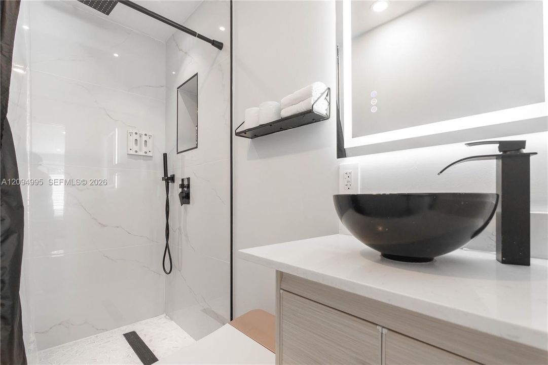 En Venta: $1,499,999 (5 camas, 4 baños, 1566 Pies cuadrados)