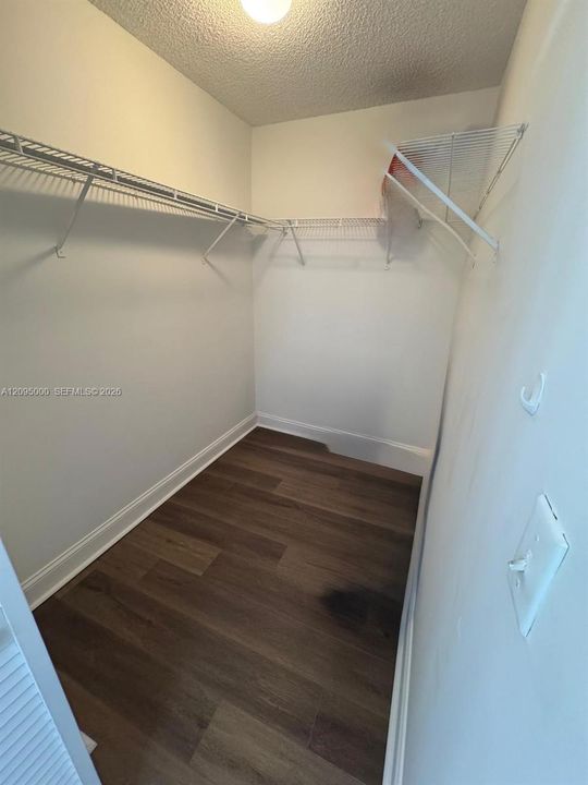 En Renta: $2,200 (2 camas, 1 baños, 1015 Pies cuadrados)