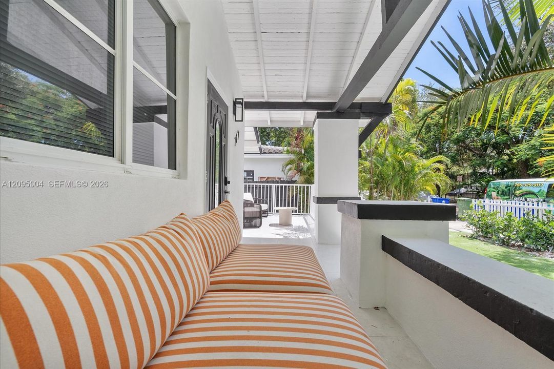 For Rent: $13,000 (6 beds, 4 baths, 2343 Square Feet)