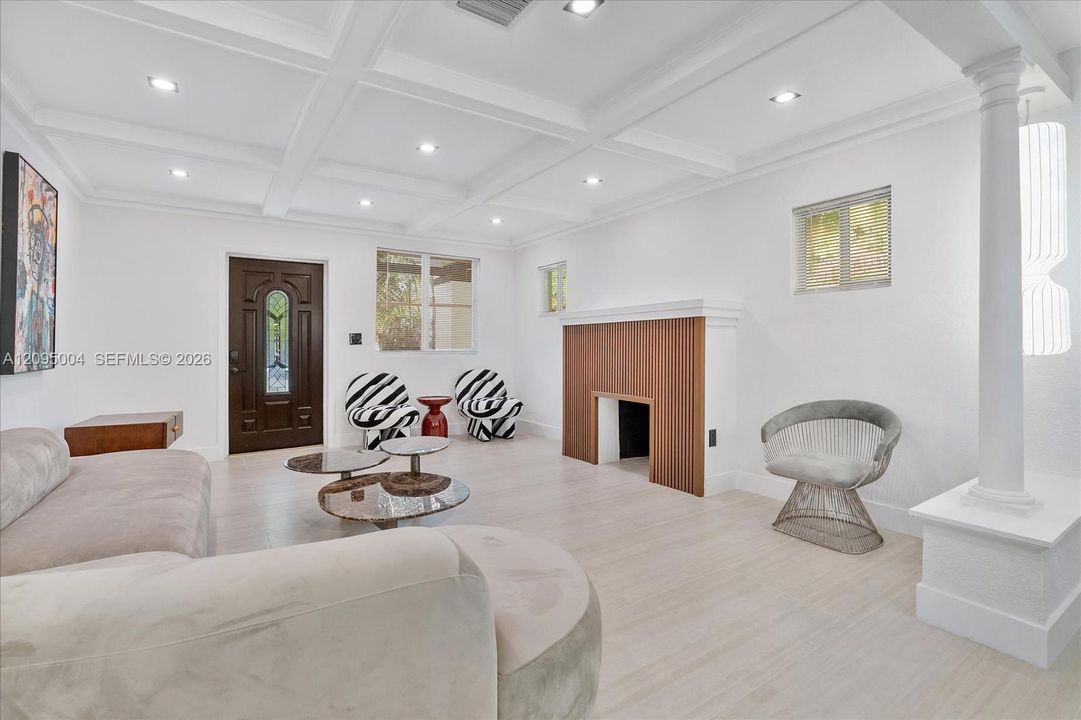 For Rent: $13,000 (6 beds, 4 baths, 2343 Square Feet)