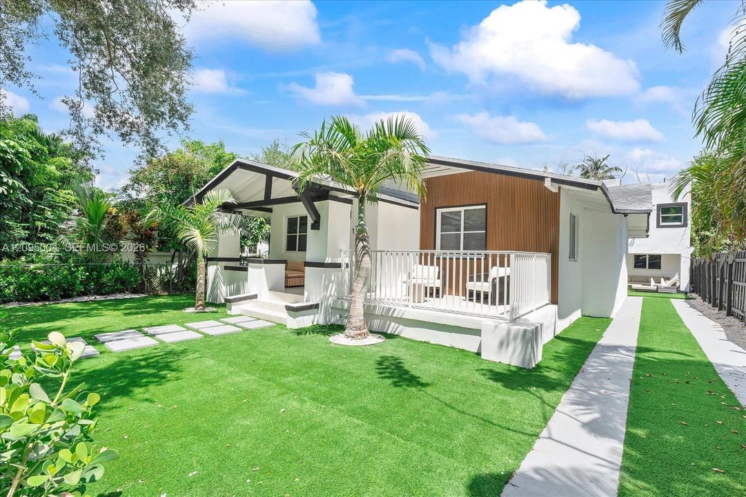 For Rent: $13,000 (6 beds, 4 baths, 2343 Square Feet)