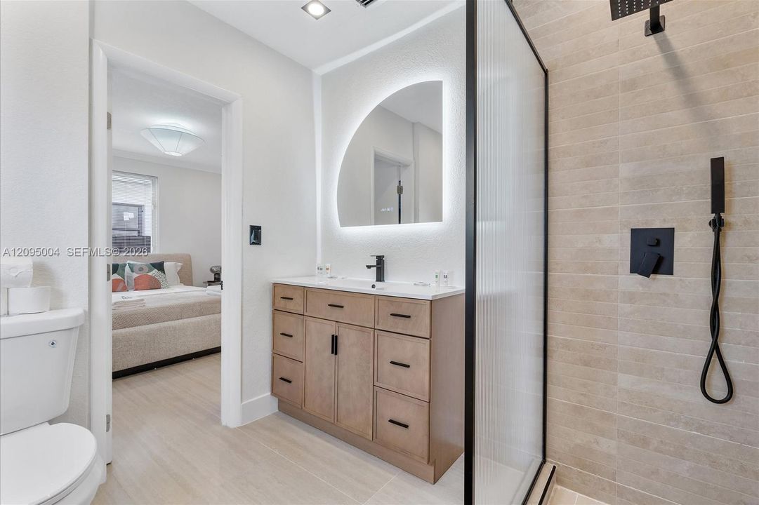 For Rent: $13,000 (6 beds, 4 baths, 2343 Square Feet)