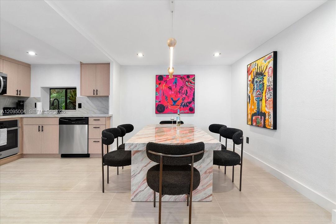 For Rent: $13,000 (6 beds, 4 baths, 2343 Square Feet)