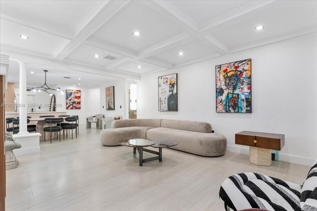 For Rent: $13,000 (6 beds, 4 baths, 2343 Square Feet)