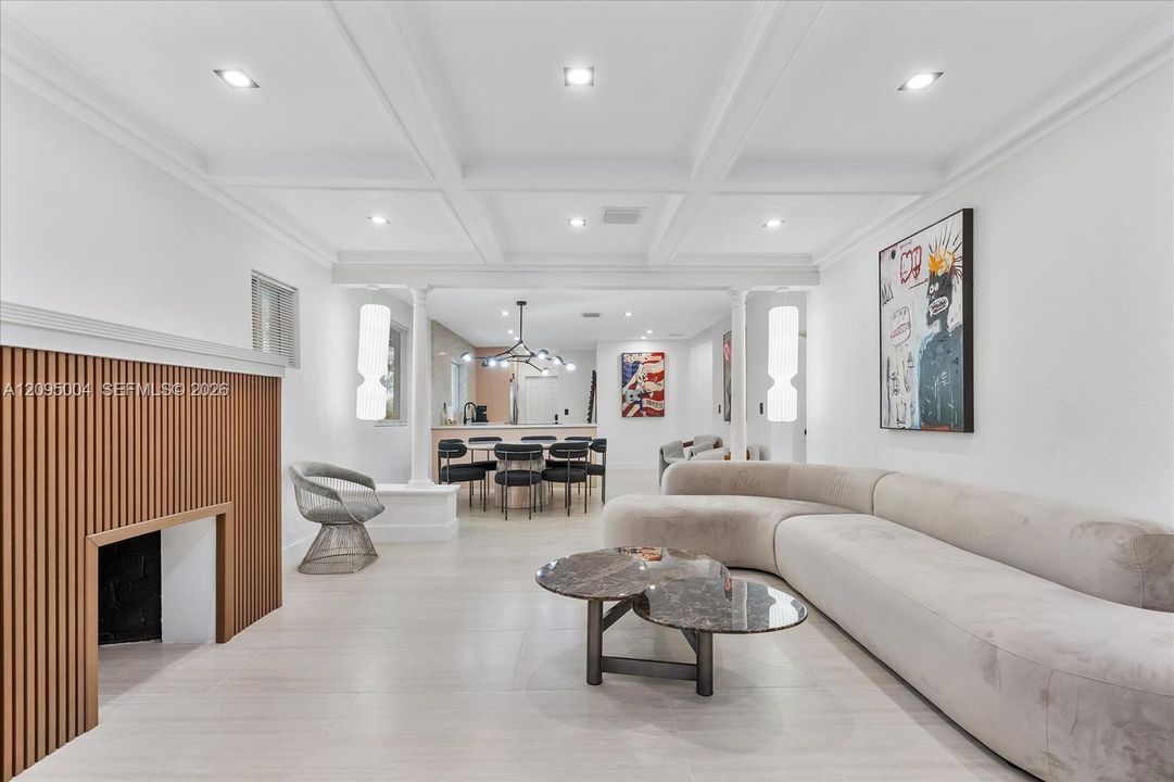 For Rent: $13,000 (6 beds, 4 baths, 2343 Square Feet)