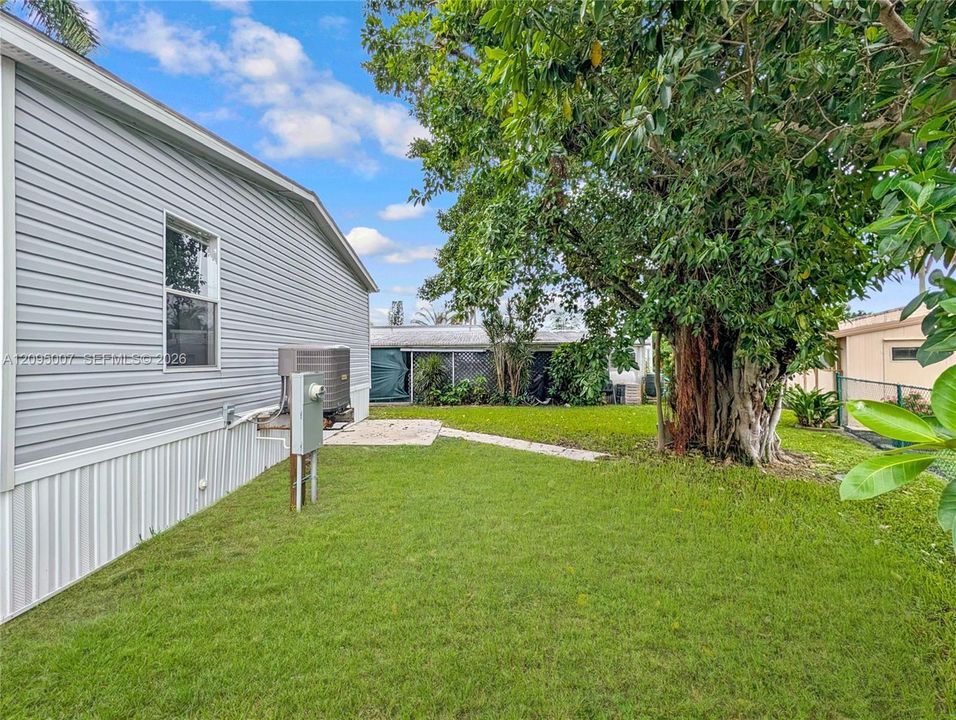 For Sale: $174,000 (3 beds, 2 baths, 722 Square Feet)