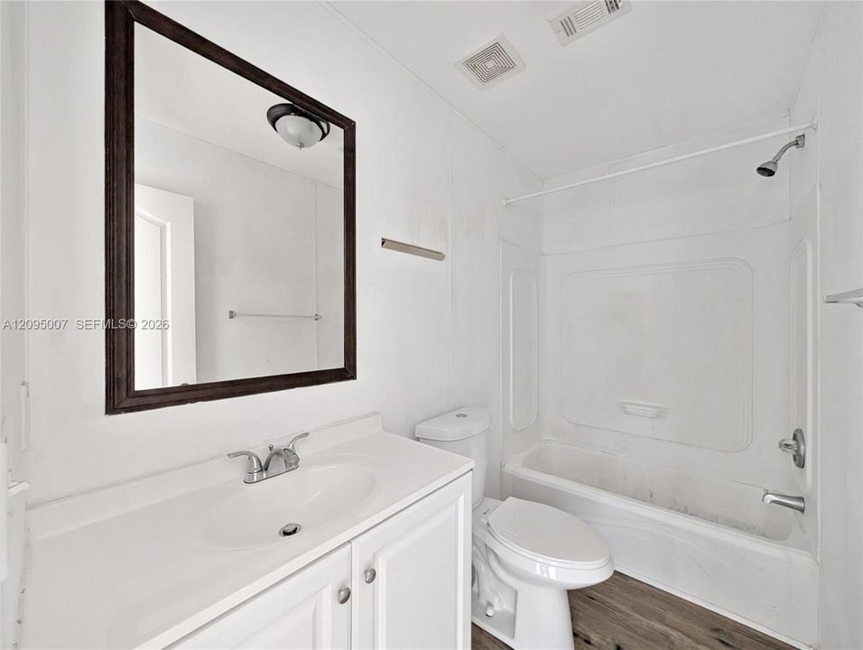 For Sale: $174,000 (3 beds, 2 baths, 722 Square Feet)