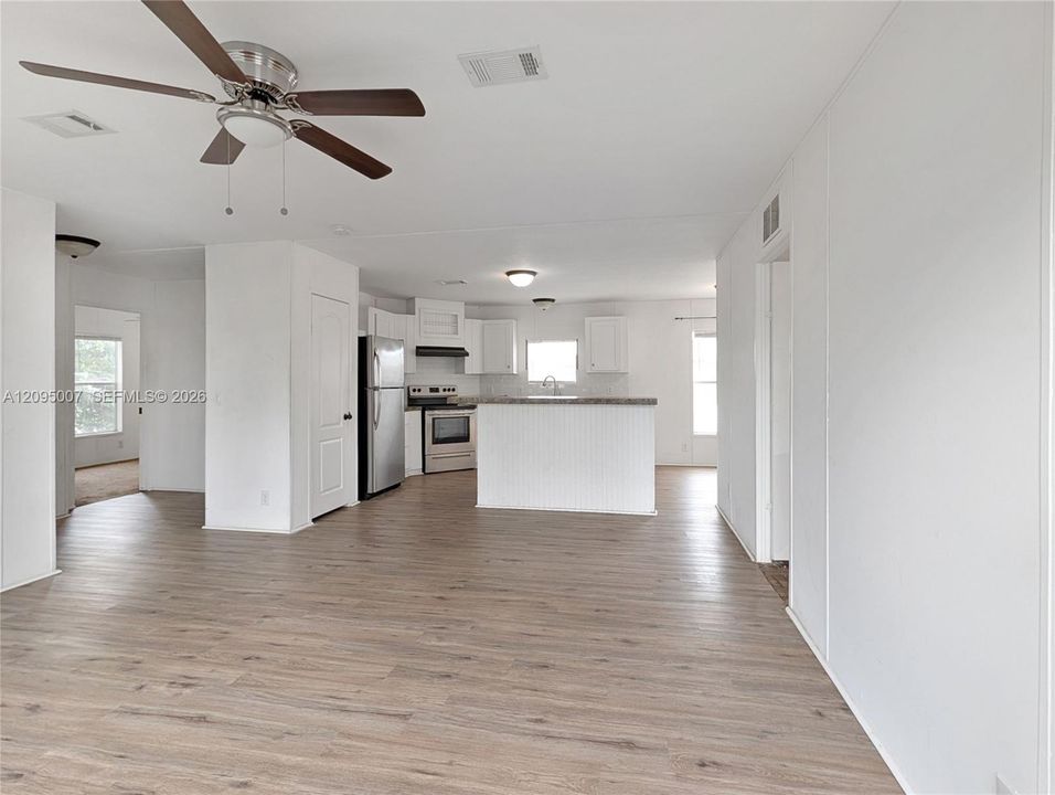 For Sale: $174,000 (3 beds, 2 baths, 722 Square Feet)