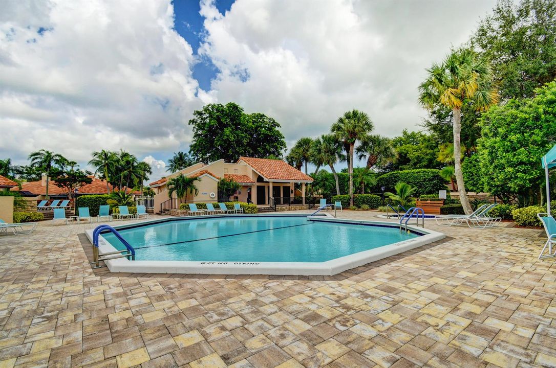 Meridiana community pool