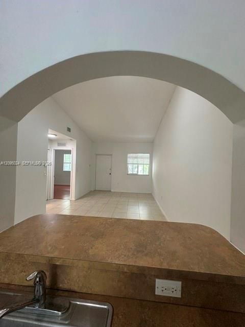 For Rent: $1,700 (2 beds, 2 baths, 815 Square Feet)
