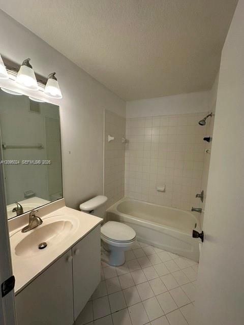 For Rent: $1,700 (2 beds, 2 baths, 815 Square Feet)