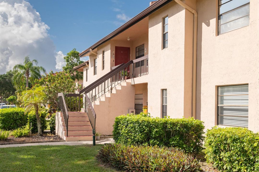 © Clark- 9282 Vista Del Lago D-002