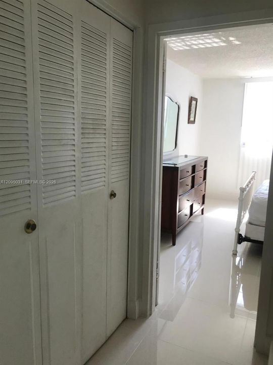 В аренду: $2,400 (1 спален, 1 ванн, 720 Квадратных фут)