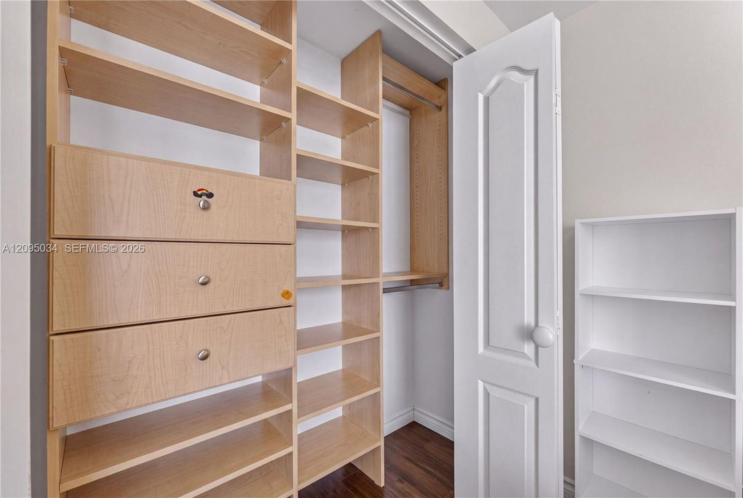 En Venta: $725,000 (2 camas, 2 baños, 1141 Pies cuadrados)