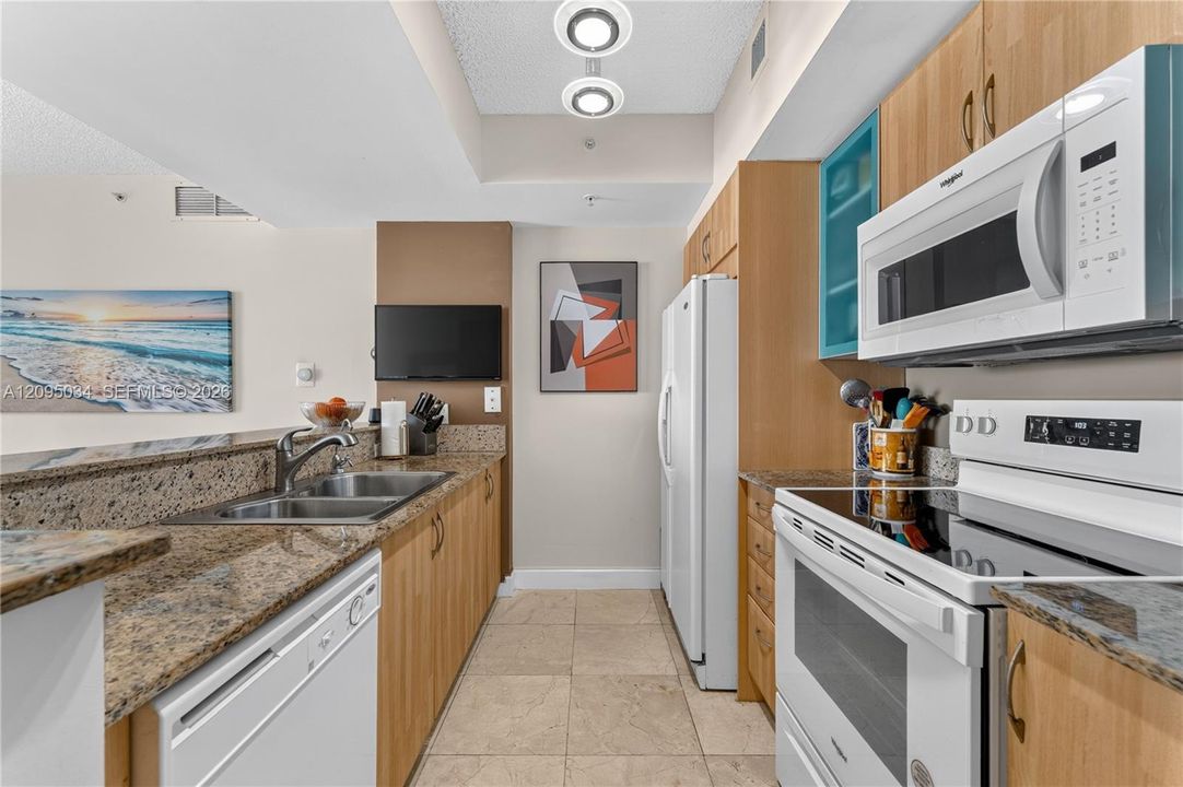 En Venta: $725,000 (2 camas, 2 baños, 1141 Pies cuadrados)