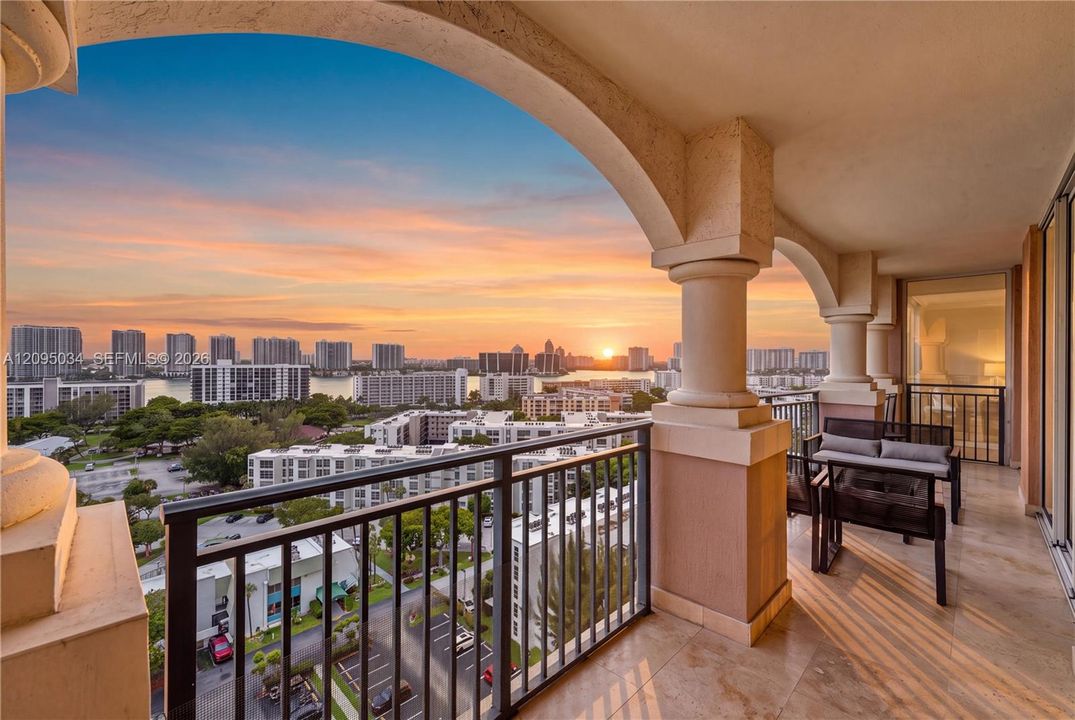 En Venta: $725,000 (2 camas, 2 baños, 1141 Pies cuadrados)