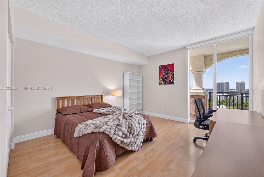 En Venta: $725,000 (2 camas, 2 baños, 1141 Pies cuadrados)