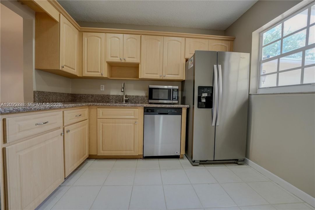 For Rent: $2,795 (3 beds, 2 baths, 1175 Square Feet)