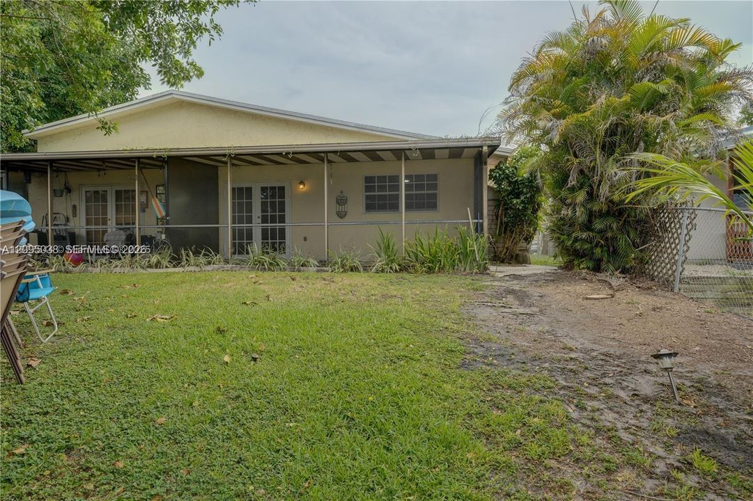 For Rent: $2,795 (3 beds, 2 baths, 1175 Square Feet)